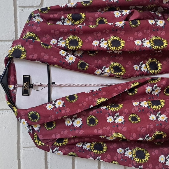 L&B Bergandy Sunflower/Daisy Bell Sleeve Cardigan Jacket. Size Large NWOT - Picture 2 of 11